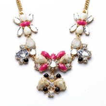 女人飾界 酒紅色花朵吊墜鑲寶石項鏈，歐美時尚飾品直銷精選